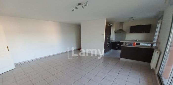 Image 3 sur 8 - Appartement  ·  Location · Clermont Ferrand (63000) · 4 pièces · 91m²