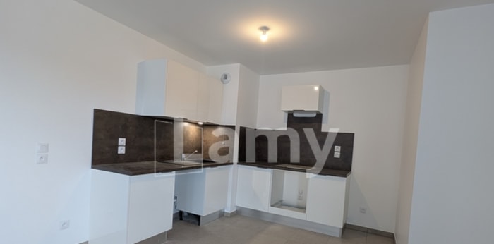 Image 1 sur 10 - Appartement  ·  Location · Thonon Les Bains (74200) · 5 pièces · 113m²