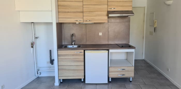 Image 3 sur 6 - Appartement  ·  Location · Aix En Provence (13100) · 1 pièce · 21m²