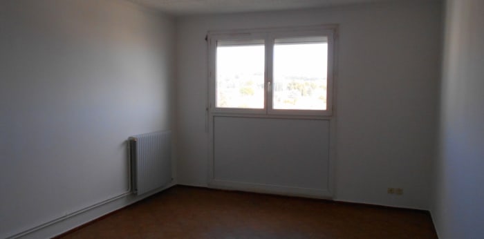 Image 3 sur 9 - Appartement  ·  Location · Nimes (30900) · 2 pièces · 49m²