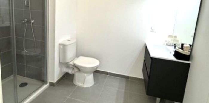 Image 10 sur 11 - Appartement  ·  Location · La Trinite (06340) · 2 pièces · 43m²