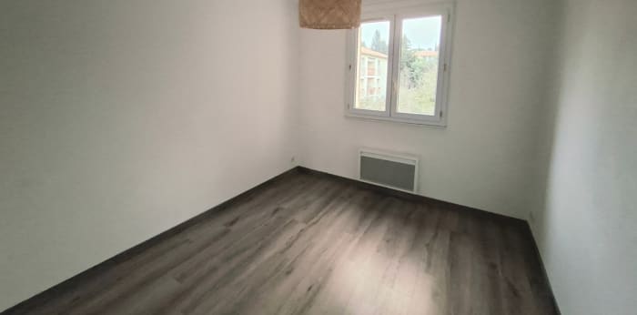 Image 3 sur 8 - Appartement  ·  Location · Aix En Provence (13090) · 4 pièces · 70m²