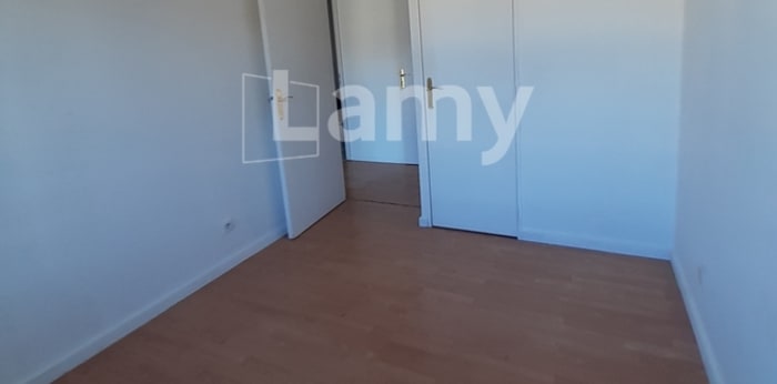 Image 9 sur 16 - Appartement  ·  Location · Crosne (91560) · 4 pièces · 75m²