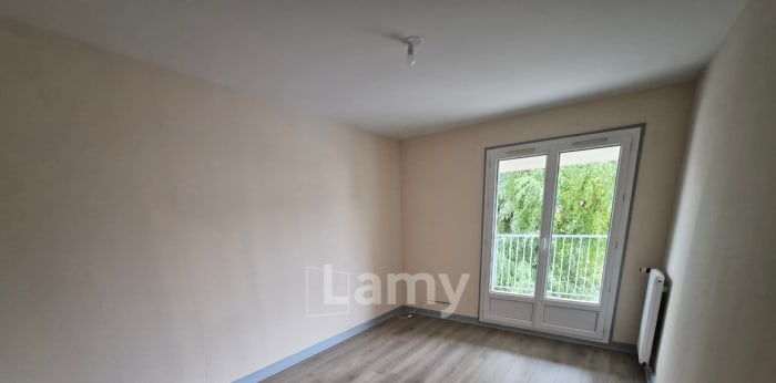 Image 7 sur 16 - Appartement  ·  Location · Auxerre (89000) · 3 pièces · 80m²