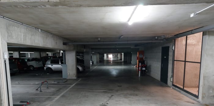 Image 3 sur 8 - Parking/box  ·  Location · Marseille (13010)