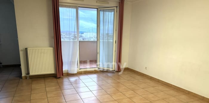 Image 6 sur 12 - Appartement  ·  Location · Salon De Provence (13300) · 2 pièces · 50m²