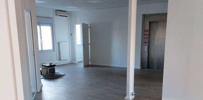 Image 4 sur 5 - Local  ·  Location · Lens (62300) · 138m²