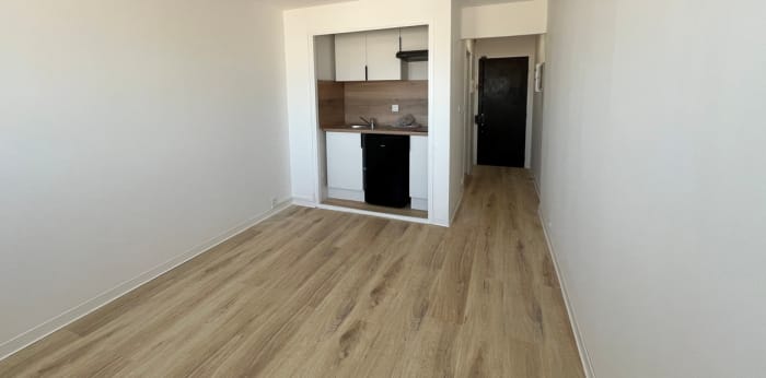Image 4 sur 8 - Appartement  ·  Location · Marseille (13006) · 1 pièce · 19m²