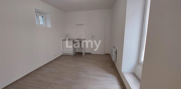 Image 6 sur 8 - Appartement  ·  Location · Ales (30100) · 1 pièce · 16m²