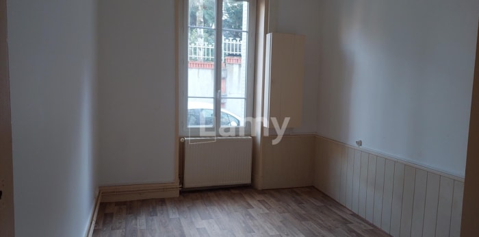 Image 2 sur 3 - Appartement  ·  Location · Chalon Sur Saone (71100) · 2 pièces · 48m²