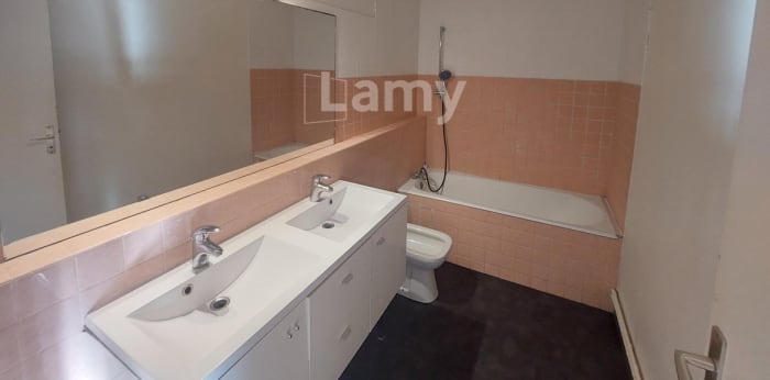 Image 11 sur 13 - Appartement  ·  Location · Bordeaux (33200) · 4 pièces · 114m²