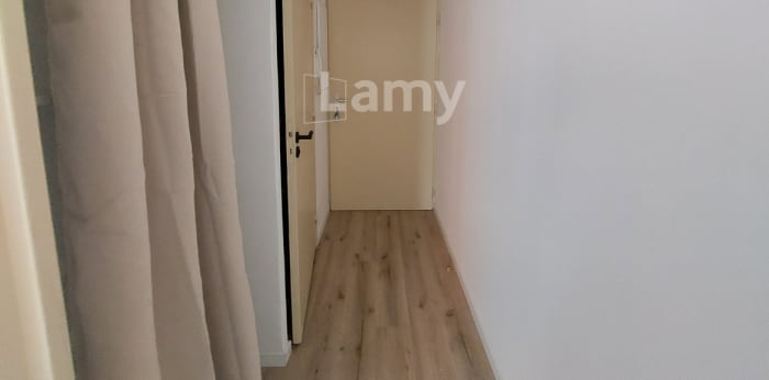 Image 10 sur 11 - Appartement  ·  Location · Nimes (30000) · 1 pièce · 18m²