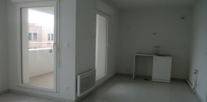 Image 2 sur 7 - Appartement  ·  Location · Marseille (13003) · 2 pièces · 42m²