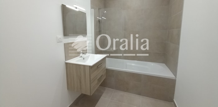 Image 7 sur 9 - Appartement  ·  Location · Marseille (13004) · 3 pièces · 61m²