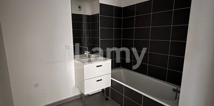 Image 4 sur 7 - Appartement  ·  Location · St Fons (69190) · 2 pièces · 43m²