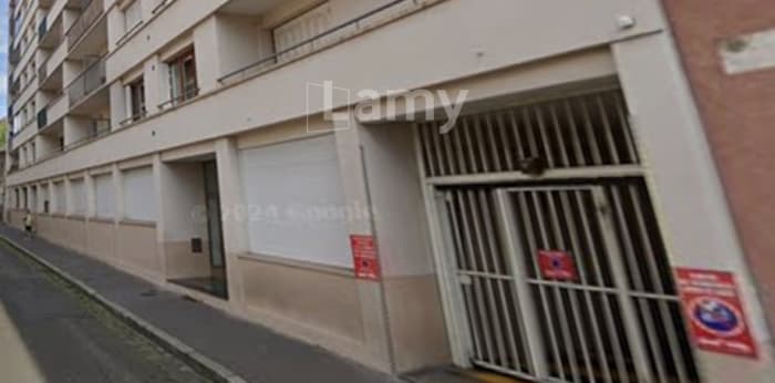 Image 2 sur 3 - Parking/box  ·  Location · Lyon (69003) · 10m²