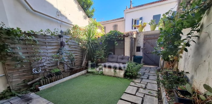 Image 2 sur 10 - Maison/villa  ·  Location · Marseille (13007) · 2 pièces · 38m²
