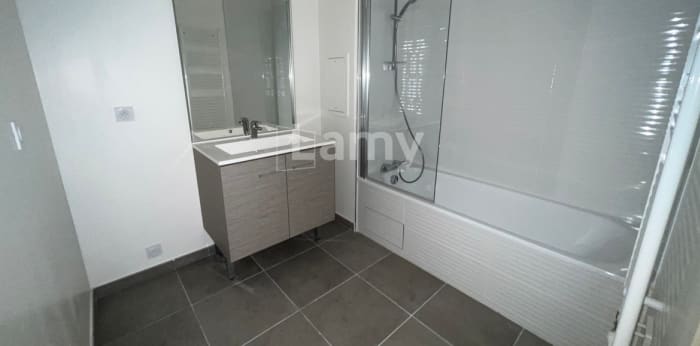 Image 8 sur 8 - Appartement  ·  Location · St Fons (69190) · 2 pièces · 55m²