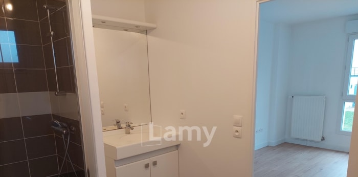 Image 4 sur 5 - Appartement  ·  Location · Mery Sur Oise (95540) · 2 pièces · 47m²