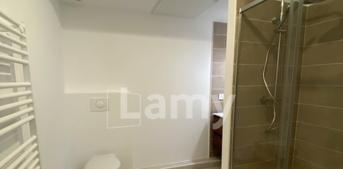 Image 9 sur 12 - Appartement  ·  Location · Marseille (13008) · 2 pièces · 39m²