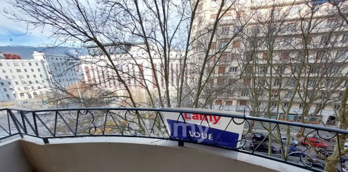 Image 5 sur 10 - Appartement  ·  Location · Grenoble (38000) · 2 pièces · 78m²