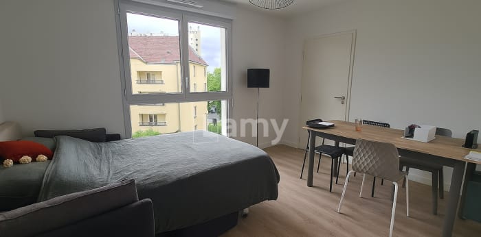 Image 1 sur 9 - Appartement  ·  Location · Nantes (44000) · 1 pièce · 28m²