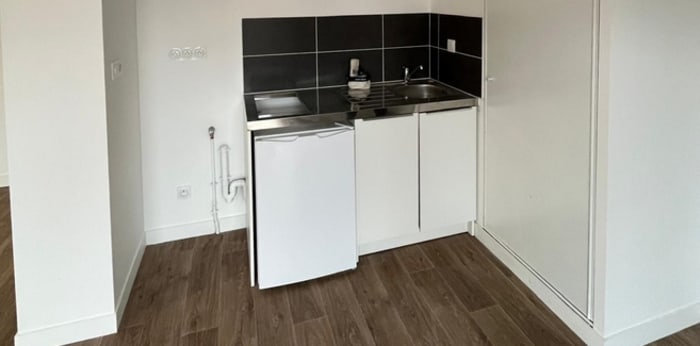 Image 2 sur 6 - Appartement  ·  Location · Poitiers (86000) · 1 pièce · 34m²
