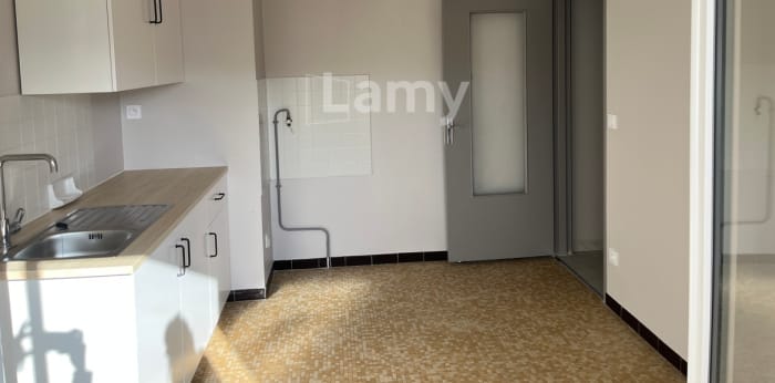 Image 3 sur 6 - Appartement  ·  Location · Lons Le Saunier (39000) · 1 pièce · 35m²