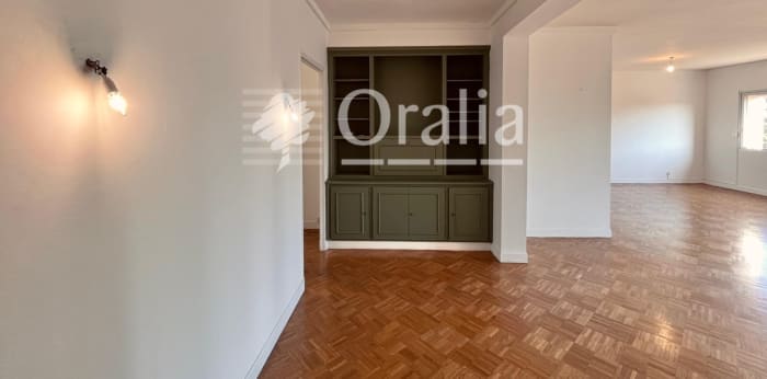 Image 6 sur 17 - Appartement  ·  Location · Aix En Provence (13100) · 2 pièces · 92m²
