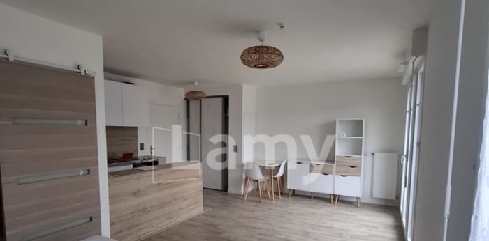 Image 3 sur 8 - Appartement  ·  Location · Le Plessis Bouchard (95130) · 1 pièce · 30m²