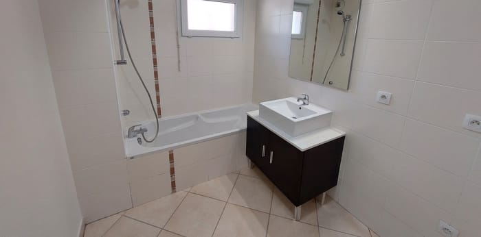 Image 8 sur 13 - Appartement  ·  Location · La Tronche (38700) · 3 pièces · 73m²