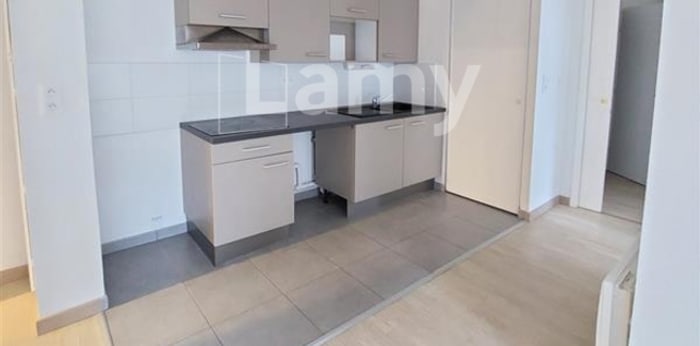 Image 1 sur 4 - Appartement  ·  Location · Nantes (44000) · 3 pièces · 56m²