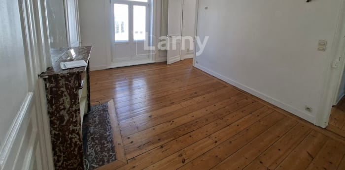Image 2 sur 10 - Appartement  ·  Location · Lille (59800) · 2 pièces · 40m²