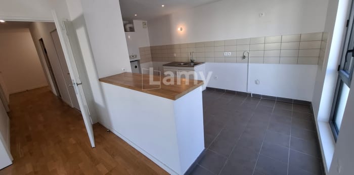 Image 4 sur 9 - Appartement  ·  Location · Reims (51100) · 3 pièces · 83m²