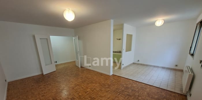 Image 2 sur 5 - Appartement  ·  Location · Lyon (69007) · 3 pièces · 80m²