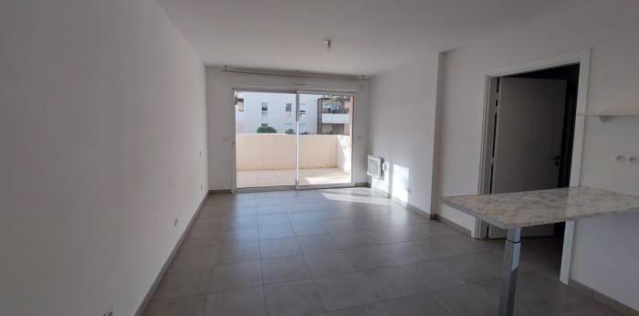Image 4 sur 15 - Appartement  ·  Location · Nimes (30000) · 1 pièce · 28m²
