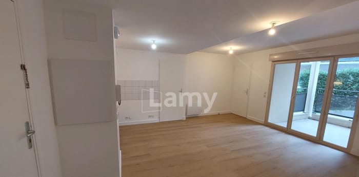 Image 2 sur 8 - Appartement  ·  Location · Drumettaz Clarafond (73420) · 2 pièces · 57m²
