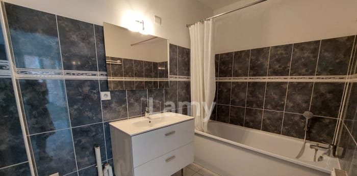 Image 6 sur 8 - Appartement  ·  Location · Lille (59800) · 2 pièces · 43m²