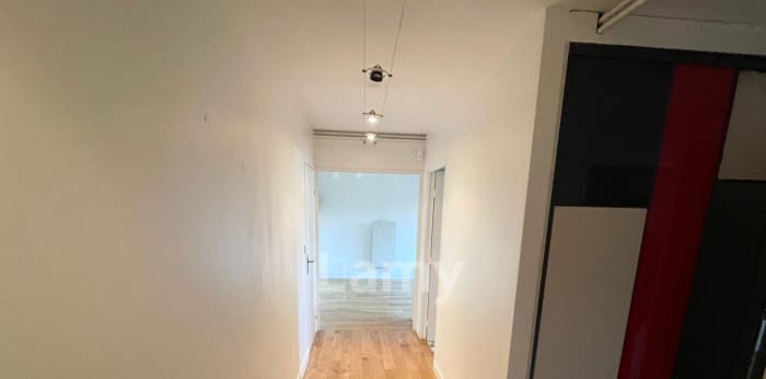 Image 3 sur 10 - Appartement  ·  Location · Enghien Les Bains (95880) · 2 pièces · 51m²
