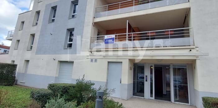 Image 1 sur 9 - Appartement  ·  Location · Clermont Ferrand (63100) · 2 pièces · 41m²