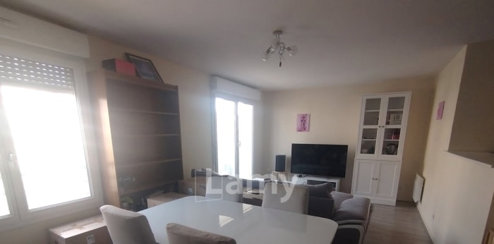 Image 1 sur 3 - Appartement  ·  Location · Epernay (51200) · 2 pièces · 53m²