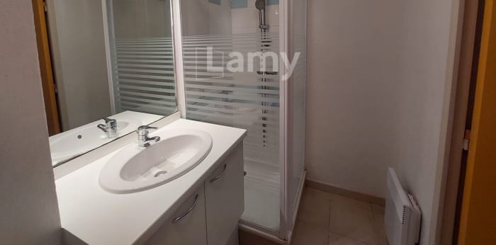 Image 12 sur 16 - Appartement  ·  Location · Arles (13200) · 1 pièce · 25m²