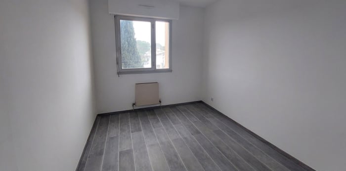 Image 10 sur 18 - Appartement  ·  Location · Nimes (30900) · 3 pièces · 55m²