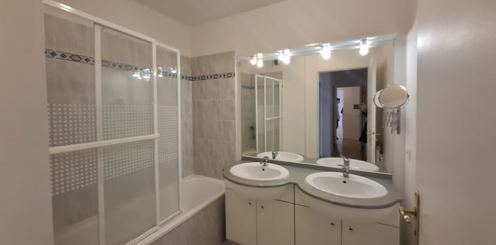 Image 8 sur 8 - Appartement  ·  Location · Bordeaux (33300) · 3 pièces · 76m²