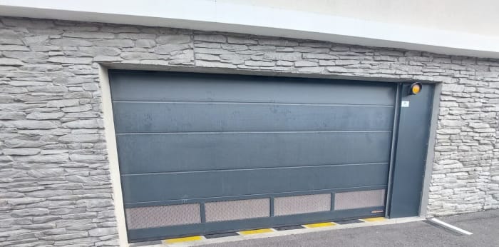 Image 8 sur 11 - Parking/box  ·  Location · Marseille (13008) · 12m²