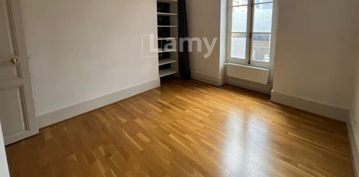 Image 8 sur 12 - Appartement  ·  Location · Dijon (21000) · 2 pièces · 50m²