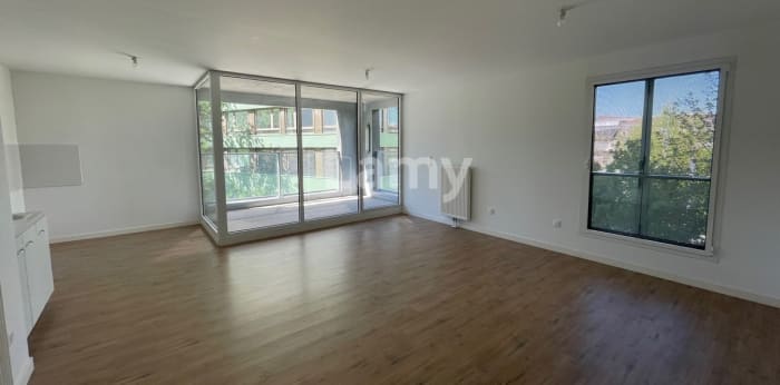 Image 1 sur 8 - Appartement  ·  Location · Lille (59000) · 4 pièces · 85m²