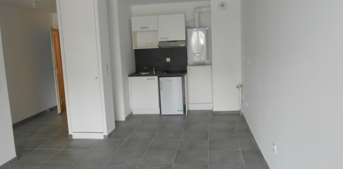 Image 1 sur 4 - Appartement  ·  Location · Clermont Ferrand (63100) · 2 pièces · 46m²