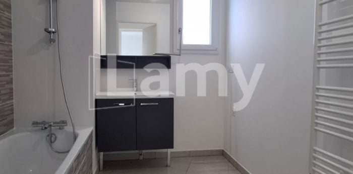 Image 9 sur 13 - Appartement  ·  Location · Talence (33400) · 5 pièces · 106m²