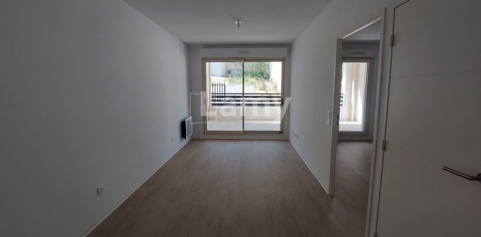 Image 4 sur 17 - Appartement  ·  Location · Nimes (30000) · 2 pièces · 36m²